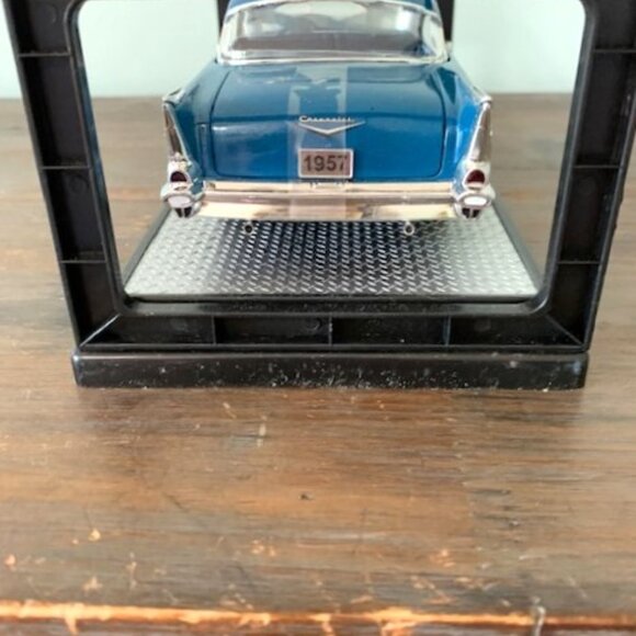 M2 Castline 1957 Chevrolet 210 Hardtop Die Cast Car - Picture 7 of 9